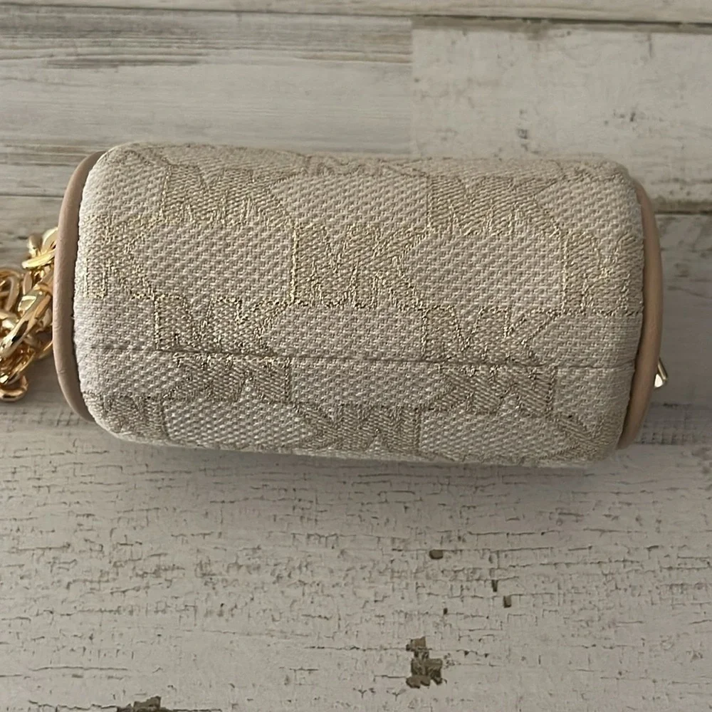 NWOT Michael Kors Zooey Micro Barrel Pouch.